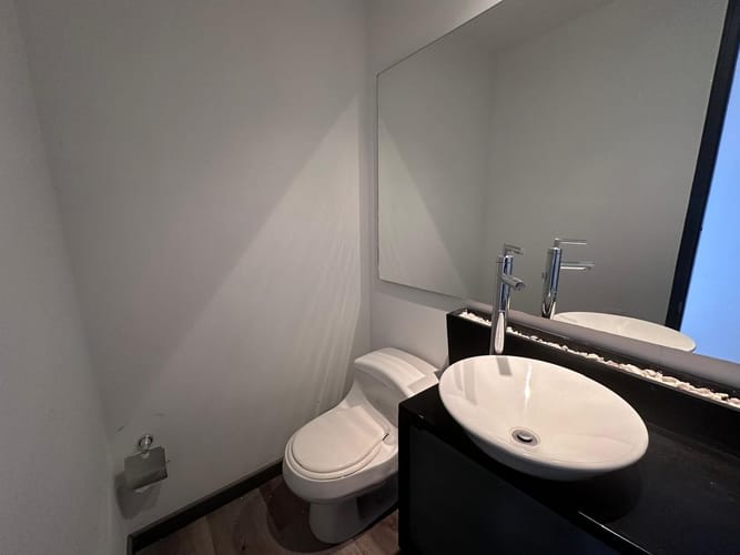 Apartamento de 2 alcobas en arriendo en El Poblado, Medellín, 170 m² · foto 18 de 19