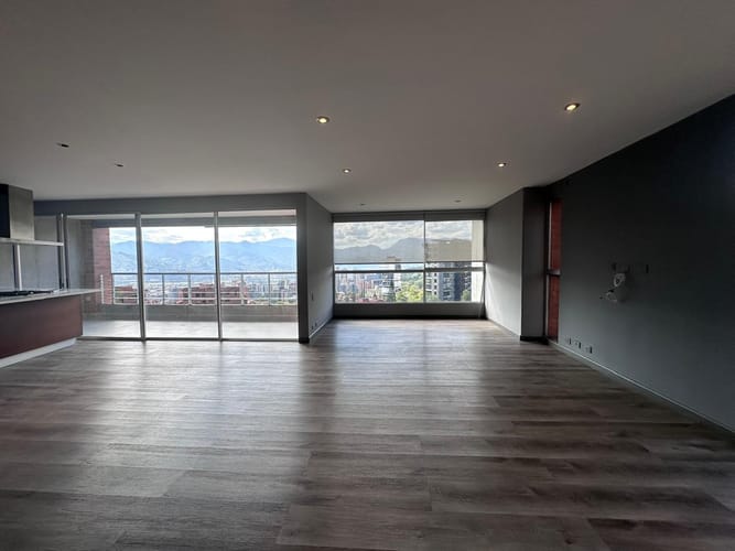 Apartamento de 2 alcobas en arriendo en El Poblado, Medellín, 170 m² · foto 2 de 19