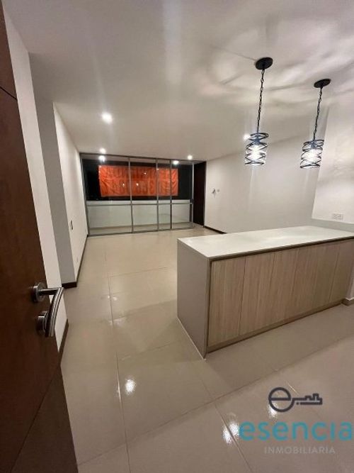 Apartamento de 3 alcobas en arriendo en El Poblado, Medellín, 100 m² · foto 2 de 14