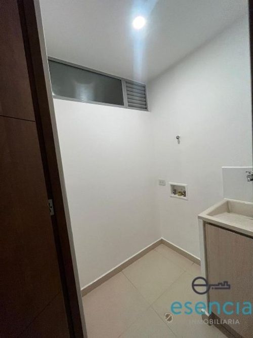 Apartamento de 3 alcobas en arriendo en El Poblado, Medellín, 100 m² · foto 14 de 14