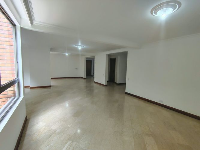 Apartamento de 3 alcobas en arriendo en El Poblado, Medellín, 177 m² · foto 7 de 17