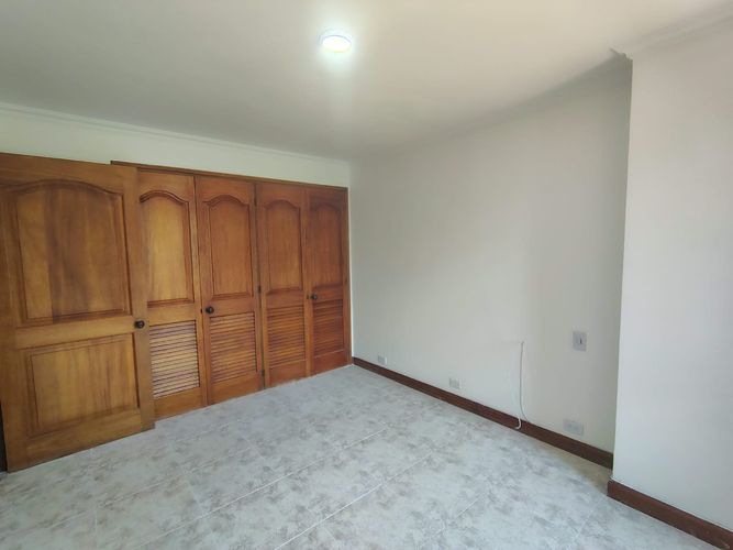 Apartamento de 3 alcobas en arriendo en El Poblado, Medellín, 177 m² · foto 8 de 17