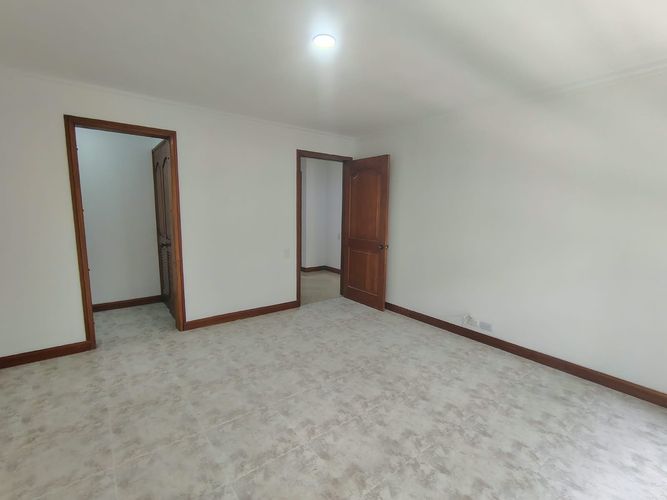 Apartamento de 3 alcobas en arriendo en El Poblado, Medellín, 177 m² · foto 12 de 17