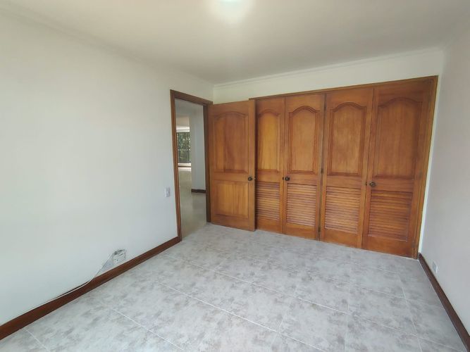 Apartamento de 3 alcobas en arriendo en El Poblado, Medellín, 177 m² · foto 10 de 17