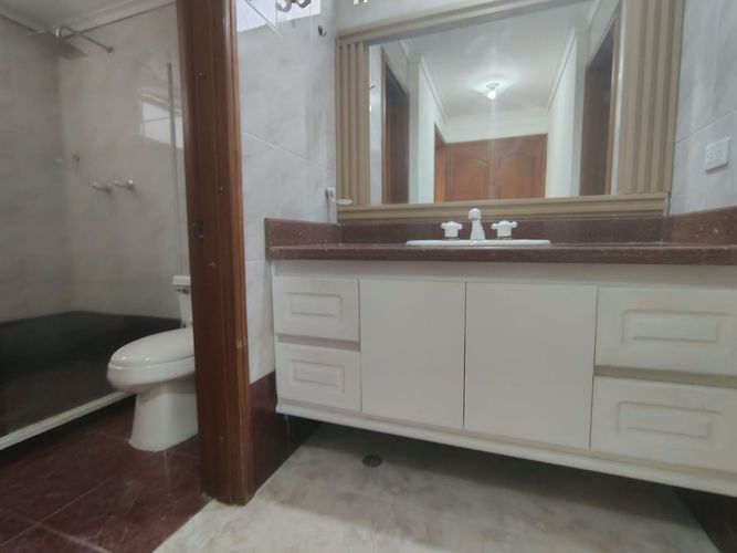 Apartamento de 3 alcobas en arriendo en El Poblado, Medellín, 177 m² · foto 16 de 17