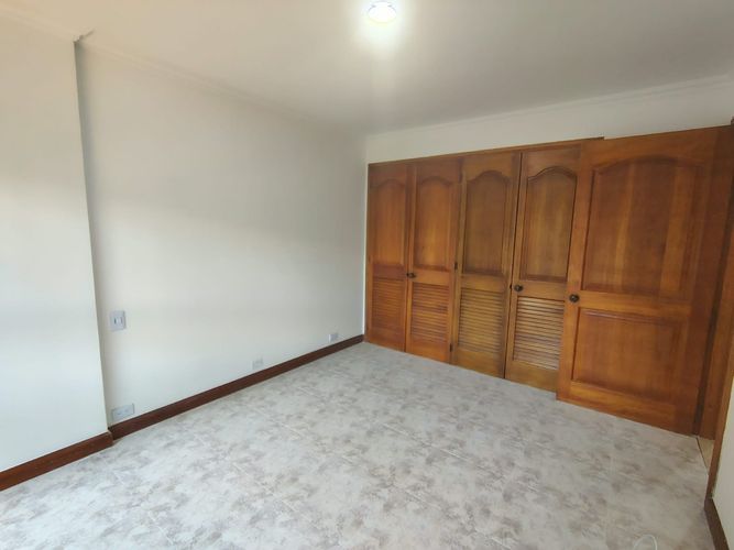 Apartamento de 3 alcobas en arriendo en El Poblado, Medellín, 177 m² · foto 14 de 17
