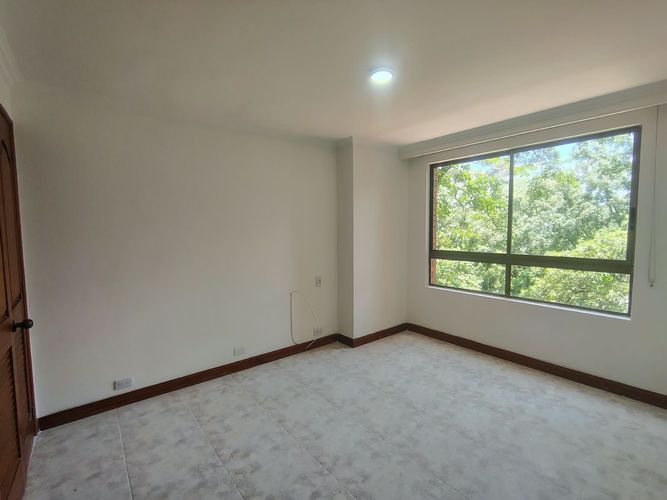 Apartamento de 3 alcobas en arriendo en El Poblado, Medellín, 177 m² · foto 9 de 17