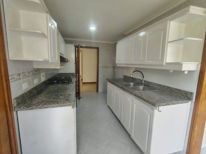 Apartamento de 3 alcobas en arriendo en El Poblado, Medellín, 177 m² · foto 4 de 17