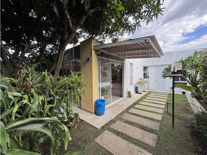 Casa de 3 alcobas en venta en El Castillo, Jamundí, 200 m² · foto 11 de 24