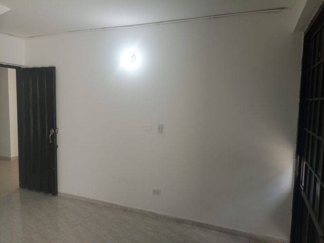 Casa de 3 alcobas en arriendo en Ub. Villa Nueva, Girardot, 98 m² · foto 2 de 12