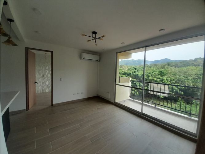 Apartamento de 2 alcobas en venta en Aqualina, Girardot, 55 m² · foto 3 de 24
