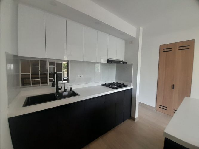 Apartamento de 2 alcobas en venta en Aqualina, Girardot, 55 m² · foto 9 de 24