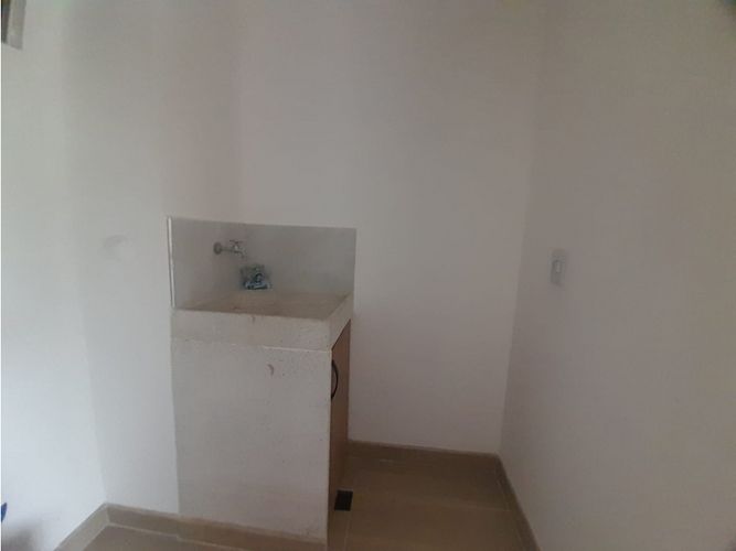 Apartamento de 2 alcobas en venta en Aqualina, Girardot, 55 m² · foto 11 de 24