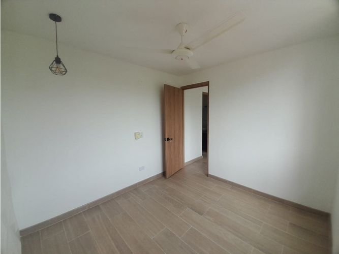 Apartamento de 2 alcobas en venta en Aqualina, Girardot, 55 m² · foto 20 de 24