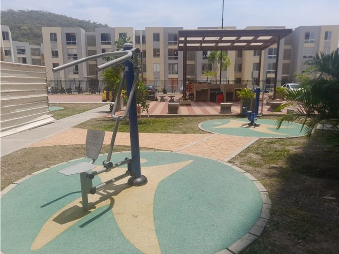 Apartamento de 2 alcobas en venta en Aqualina, Girardot, 55 m² · foto 23 de 24