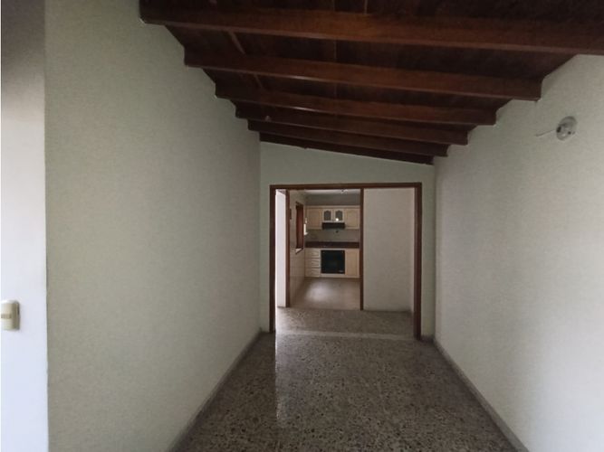 Casa de 3 alcobas en venta en La Almeria, Medellín, 121 m² · foto 3 de 18