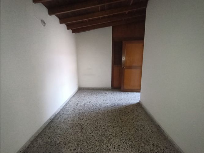 Casa de 3 alcobas en venta en La Almeria, Medellín, 121 m² · foto 6 de 18