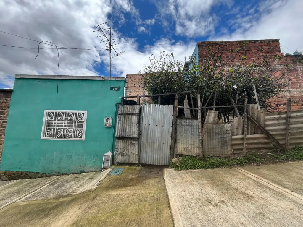 Casa en venta en Canada O Guira, Bogotá · foto 2 de 8