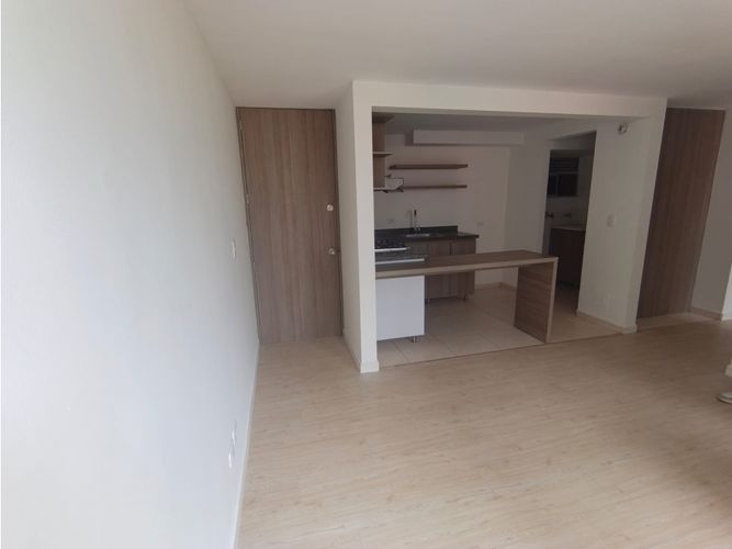 Apartamento de 3 alcobas en venta en La Prosperidad, Madrid, 55 m² · foto 2 de 24