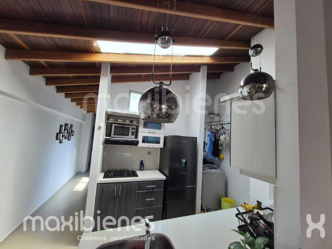 Apartamento de 3 alcobas en venta en Florida Nueva, Medellín, 85 m² · foto 3 de 11
