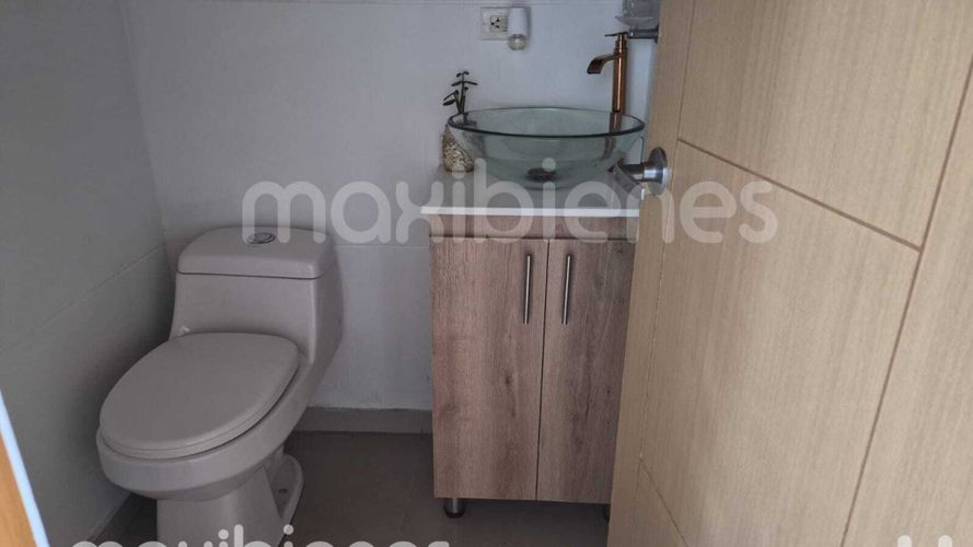 Apartamento de 3 alcobas en venta en Florida Nueva, Medellín, 85 m² · foto 6 de 11