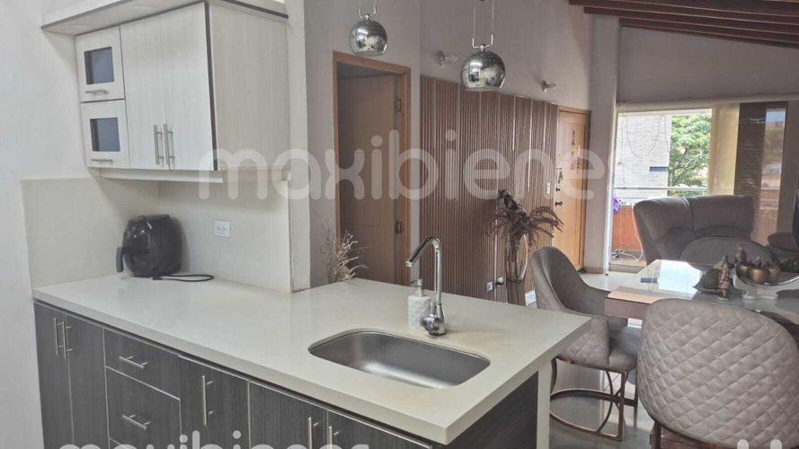 Apartamento de 3 alcobas en venta en Florida Nueva, Medellín, 85 m² · foto 8 de 11