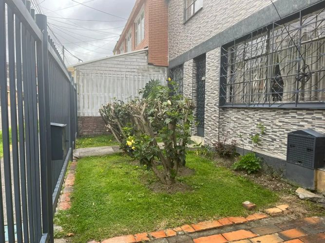 Casa de 5 alcobas en venta en Sosiego Sur, Bogotá, 165 m² · foto 3 de 16
