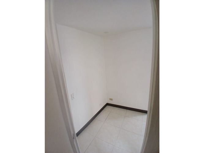 Apartamento de 3 alcobas en venta en Entreamigos, Sabaneta, 60 m² · foto 7 de 15