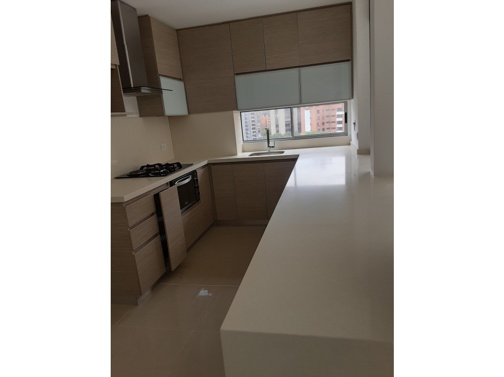 Apartamento en arriendo en Provenza, Medellín · foto 4 de 15