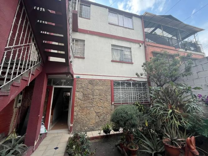 Casa de 6 alcobas en venta en Quiroga I, Bogotá, 161 m² · foto 5 de 18