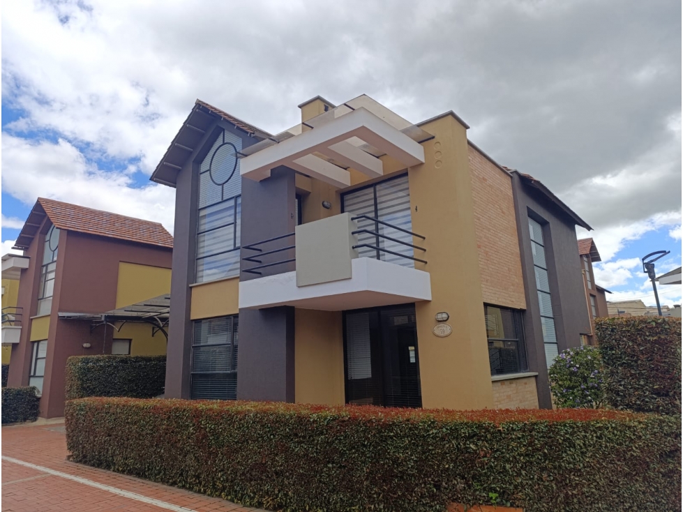 Casa en venta en Centro, Cajicá · foto 2 de 24