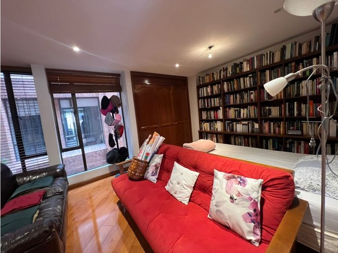 Apartamento de 2 alcobas en venta en Rincon Del Chico, Bogotá, 120 m² · foto 3 de 21
