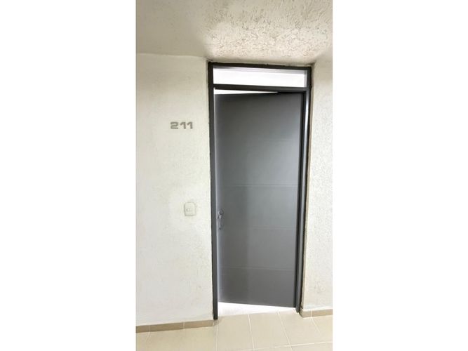 Apartamento de 3 alcobas en venta en Picaleña Y Mirolindo, Ibagué, 54 m² · foto 2 de 24