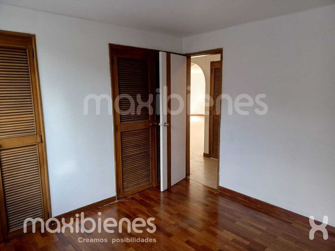Apartamento de 5 alcobas en venta en San Lucas, Medellín, 110 m² · foto 9 de 23