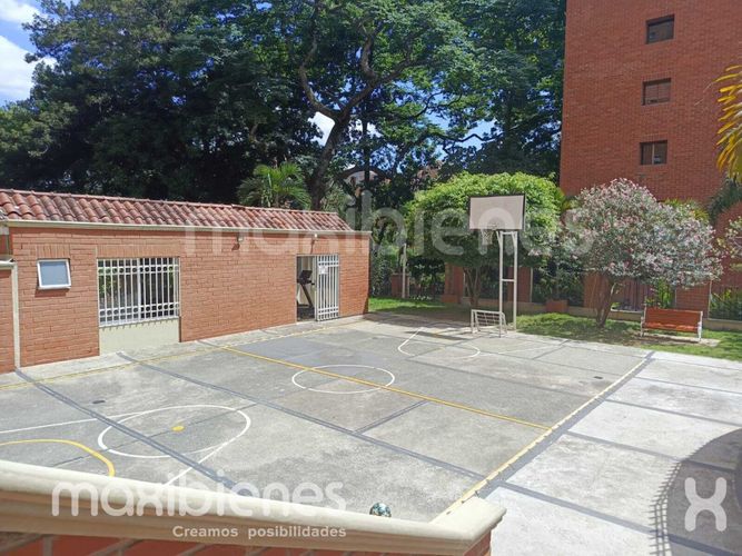 Apartamento de 5 alcobas en venta en San Lucas, Medellín, 110 m² · foto 21 de 23