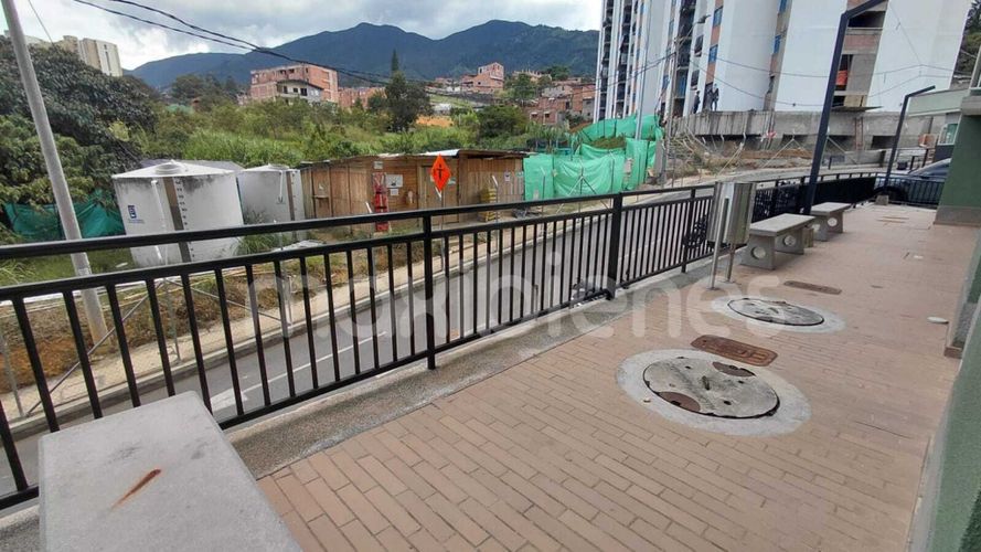 Local en arriendo en Cabecera San Antonio De Prado, Medellín, 50 m² · foto 2 de 9