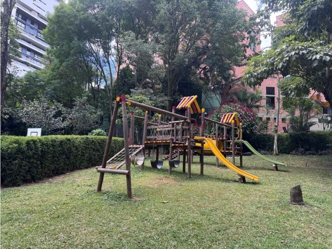 Apartamento de 3 alcobas en venta en Las Lomas, Medellín, 147 m² · foto 19 de 24
