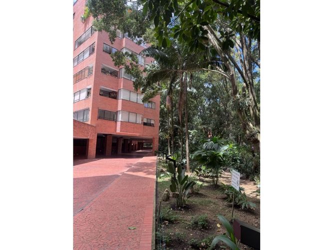 Apartamento de 3 alcobas en venta en Las Lomas, Medellín, 147 m² · foto 21 de 24