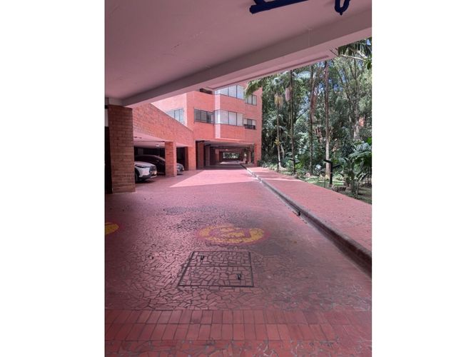 Apartamento de 3 alcobas en venta en Las Lomas, Medellín, 147 m² · foto 24 de 24