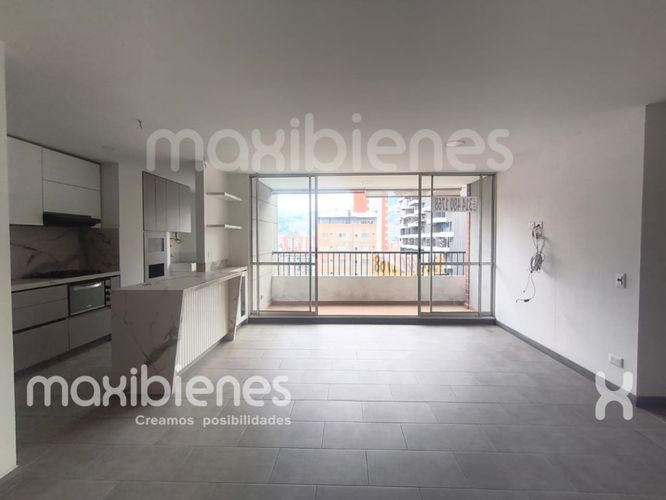 Oficina en venta en Los Colores, Medellín, 94 m² · foto 2 de 14