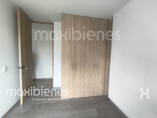 Oficina en venta en Los Colores, Medellín, 94 m² · foto 9 de 14