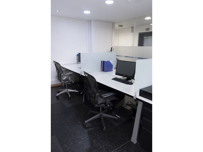 Oficina en arriendo en Patio Bonito, Medellín, 613 m² · foto 3 de 12