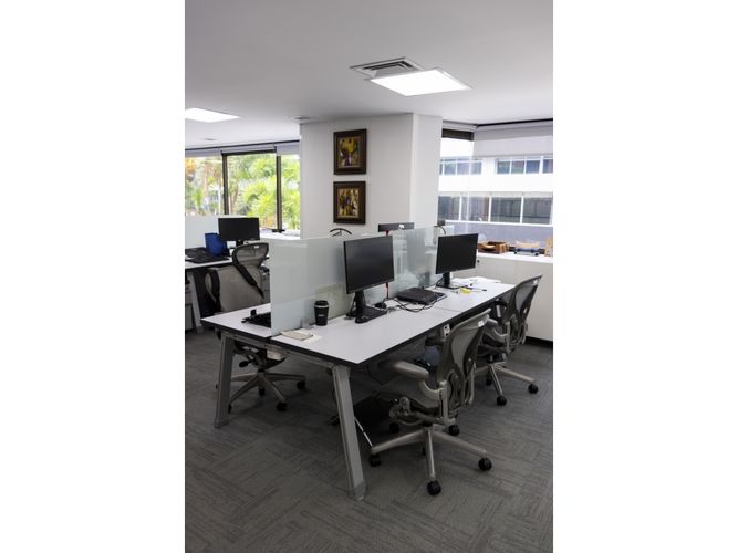 Oficina en arriendo en Patio Bonito, Medellín, 613 m² · foto 11 de 12