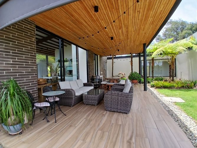 Casa de 3 alcobas en venta en Guamito, La Ceja, 458 m² · foto 11 de 21