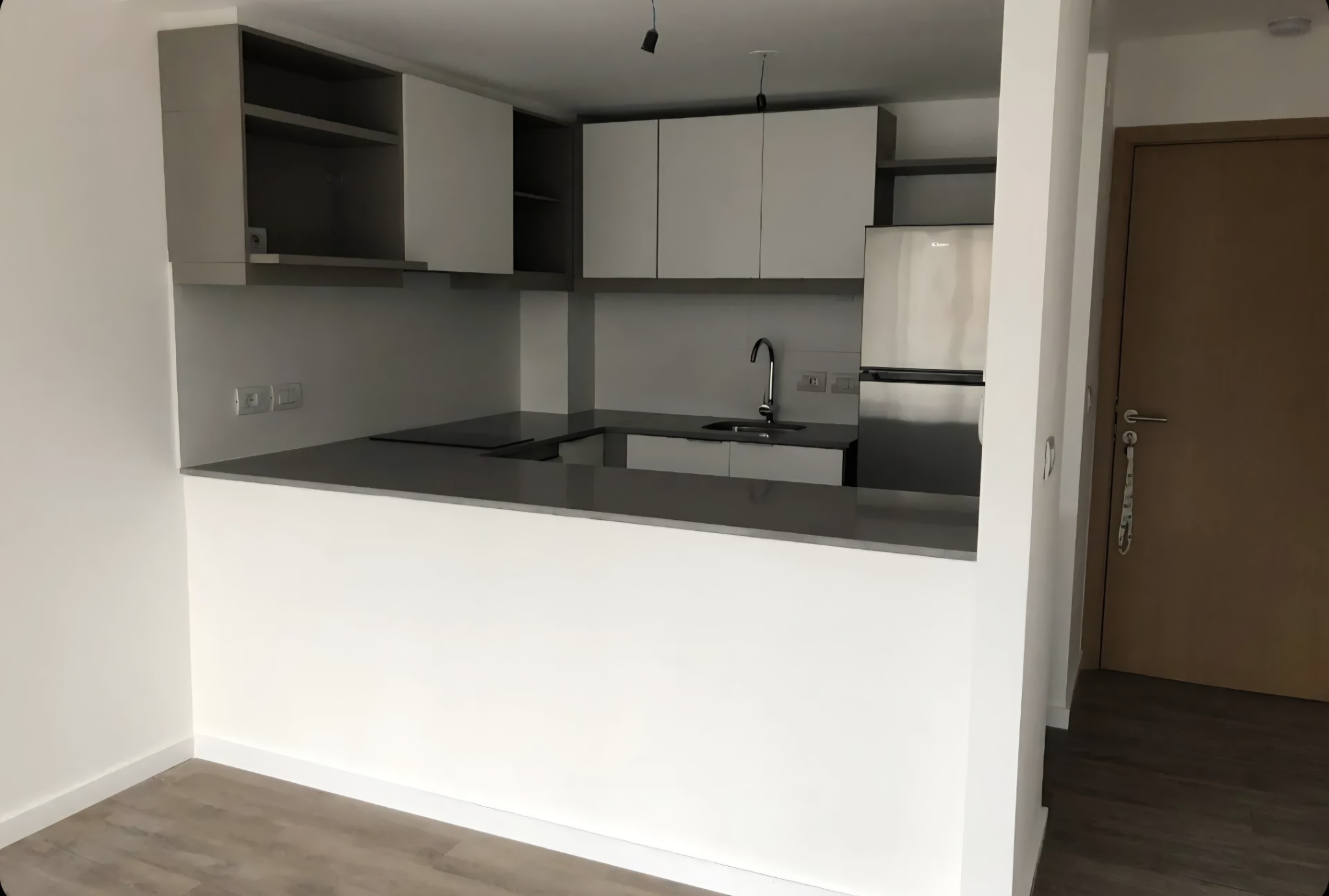 Lujoso apartamento de 1 dormitorio en alquiler con amenities premium, ubicado estratégicamente en Maldonado esquina Br. Artigas. · Foto 7