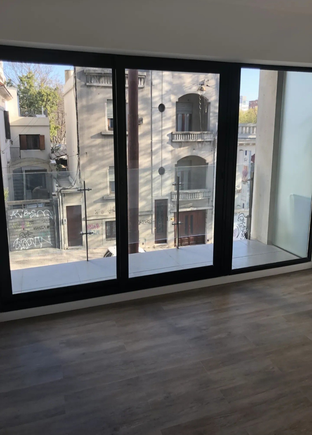 Lujoso apartamento de 1 dormitorio en alquiler con amenities premium, ubicado estratégicamente en Maldonado esquina Br. Artigas. · Foto 9