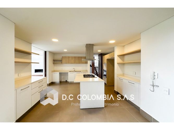 Casa de 3 alcobas en venta en Capellania, Cajicá, 213 m² · foto 3 de 15