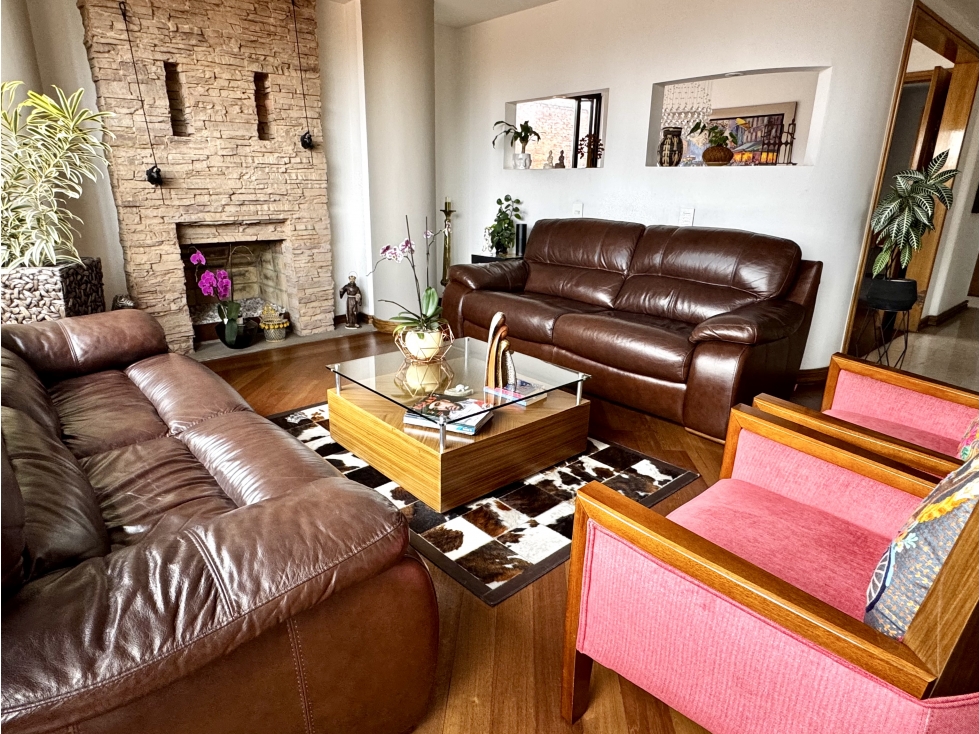 Apartamento en venta en Chico Norte, Bogotá · foto 2 de 15
