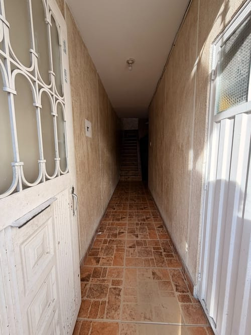 Casa de 8 alcobas en venta en San Vicente Ferrer, Bogotá, 256 m² · foto 3 de 14