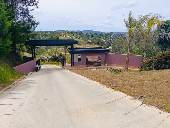 Lote en venta en El Porvenir, Rionegro, 1297 m² · foto 2 de 5